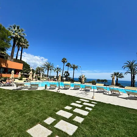 With Swimming Pool & Sea View *